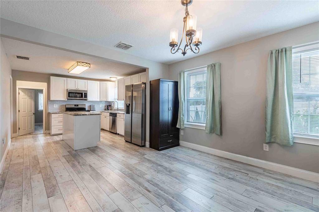 For Sale: $339,500 (3 beds, 2 baths, 1646 Square Feet)
