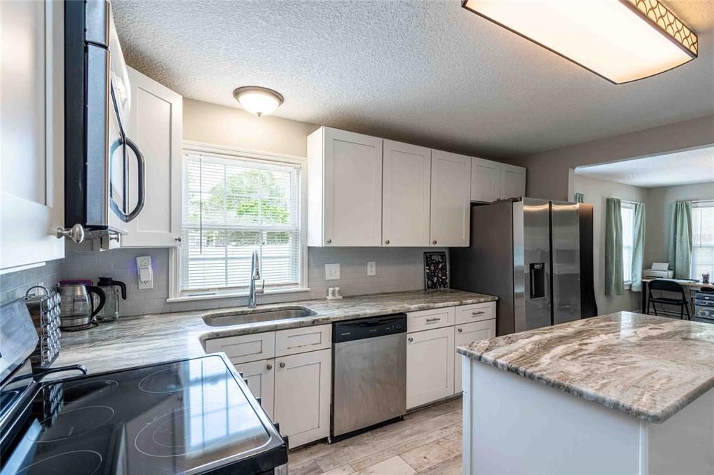 For Sale: $339,500 (3 beds, 2 baths, 1646 Square Feet)