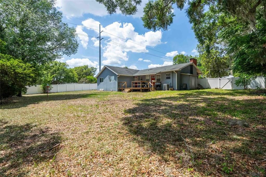 For Sale: $339,500 (3 beds, 2 baths, 1646 Square Feet)