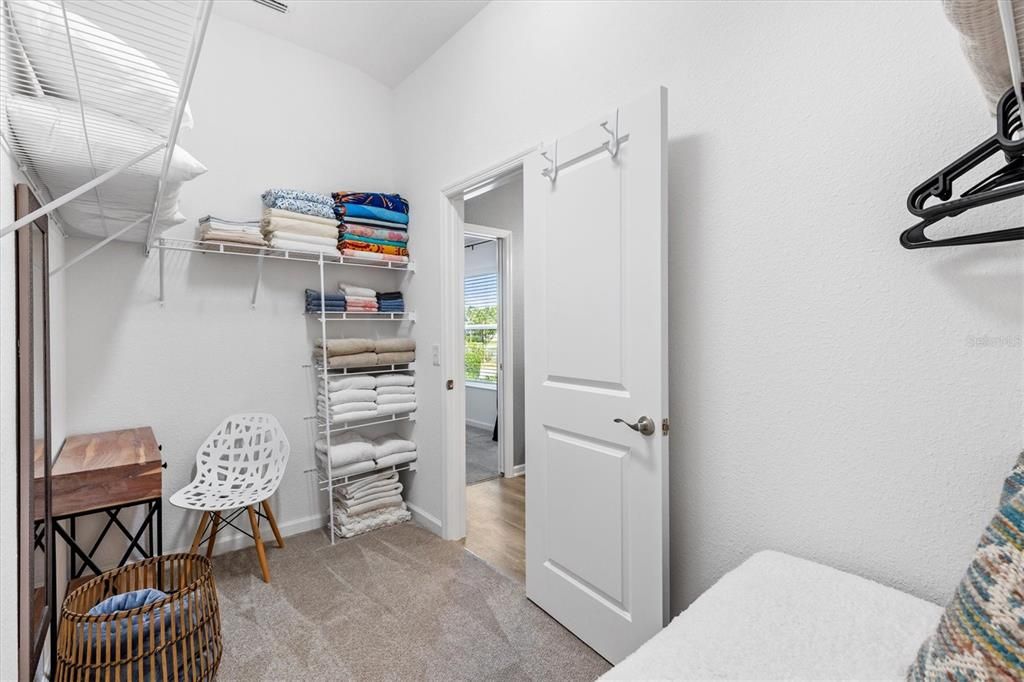 На продажу: $299,900 (2 спален, 2 ванн, 1198 Квадратных фут)