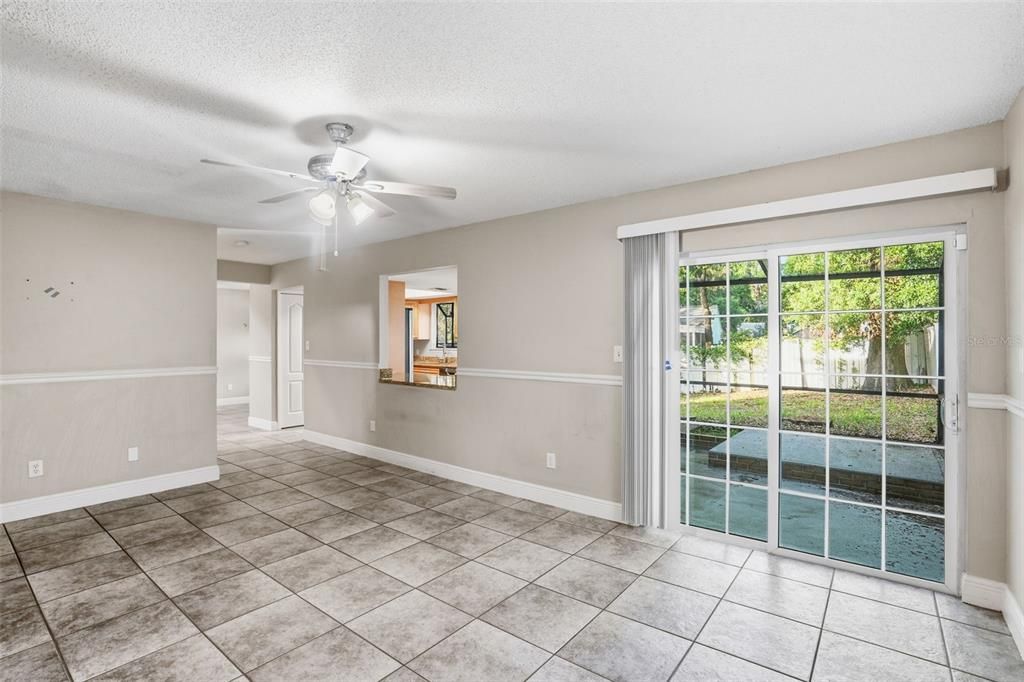 Под контрактом: $269,900 (3 спален, 2 ванн, 1572 Квадратных фут)