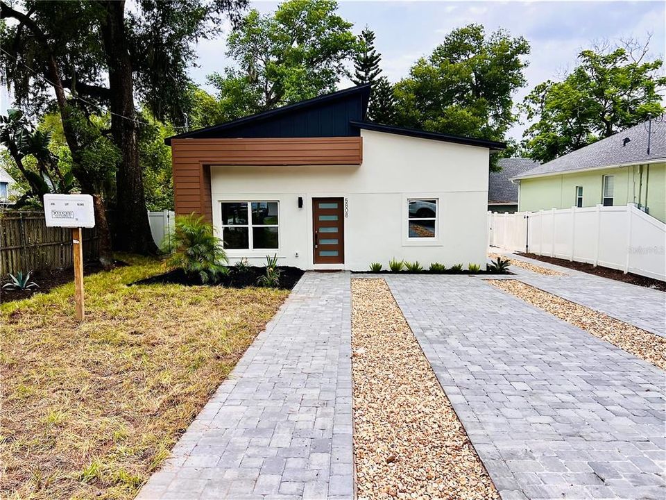 For Sale: $579,900 (3 beds, 2 baths, 1432 Square Feet)