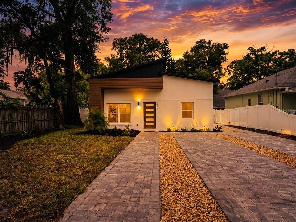 For Sale: $579,900 (3 beds, 2 baths, 1432 Square Feet)