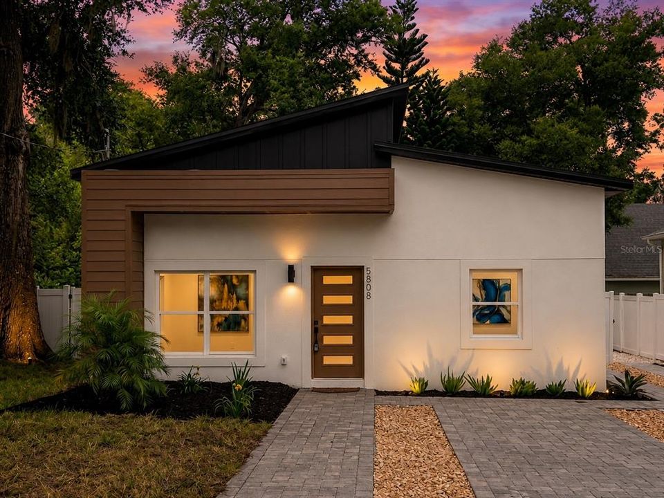 For Sale: $579,900 (3 beds, 2 baths, 1432 Square Feet)