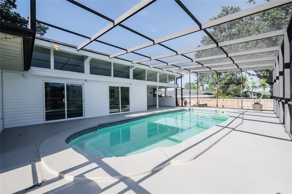 Active With Contract: $398,500 (3 beds, 2 baths, 2000 Square Feet)