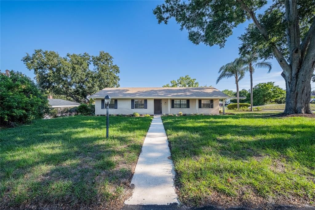 Active With Contract: $398,500 (3 beds, 2 baths, 2000 Square Feet)