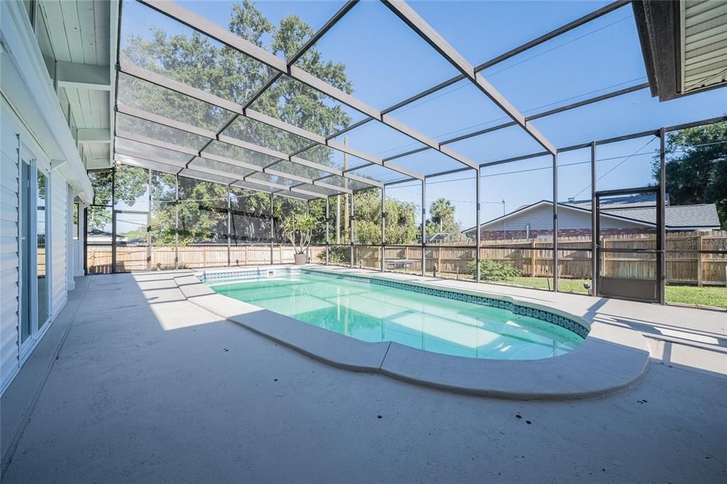 Active With Contract: $398,500 (3 beds, 2 baths, 2000 Square Feet)