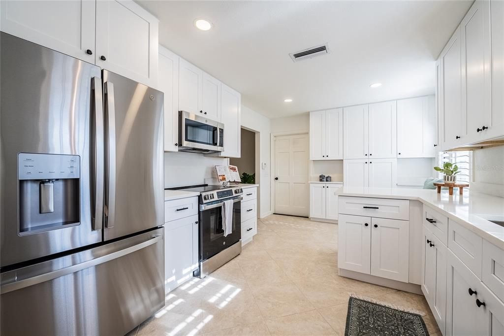 Active With Contract: $398,500 (3 beds, 2 baths, 2000 Square Feet)