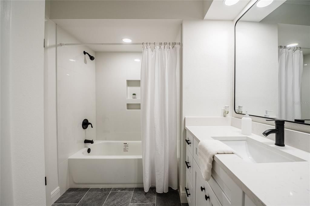 Active With Contract: $398,500 (3 beds, 2 baths, 2000 Square Feet)