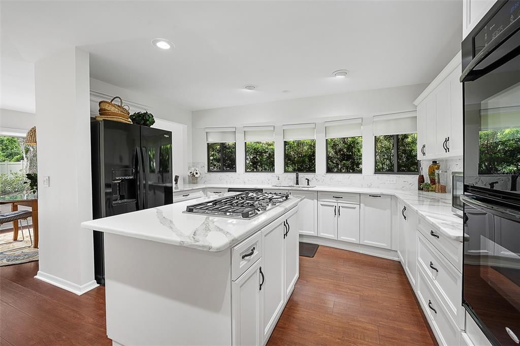 For Sale: $800,000 (5 beds, 3 baths, 3193 Square Feet)