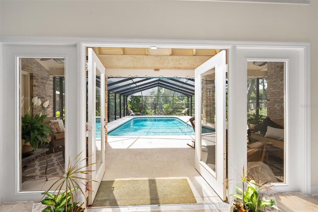 For Sale: $800,000 (5 beds, 3 baths, 3193 Square Feet)