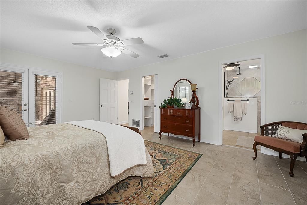 For Sale: $800,000 (5 beds, 3 baths, 3193 Square Feet)