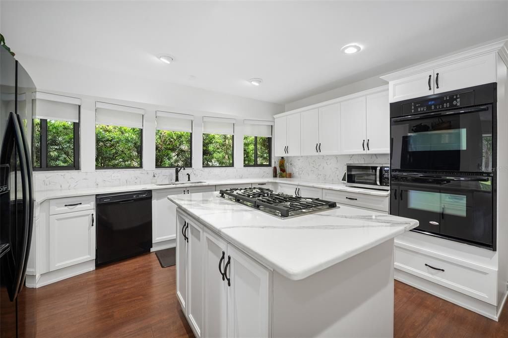 For Sale: $800,000 (5 beds, 3 baths, 3193 Square Feet)