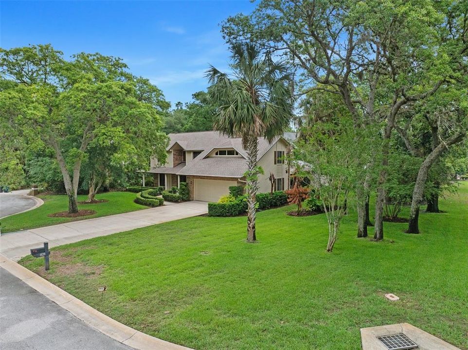 For Sale: $800,000 (5 beds, 3 baths, 3193 Square Feet)