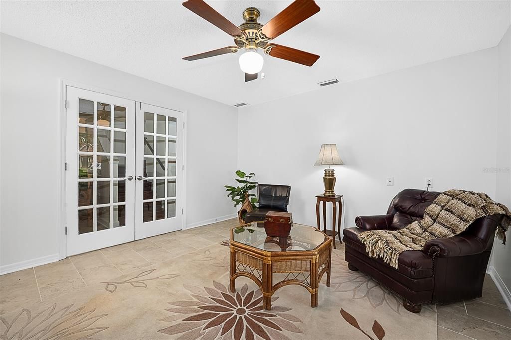 For Sale: $800,000 (5 beds, 3 baths, 3193 Square Feet)