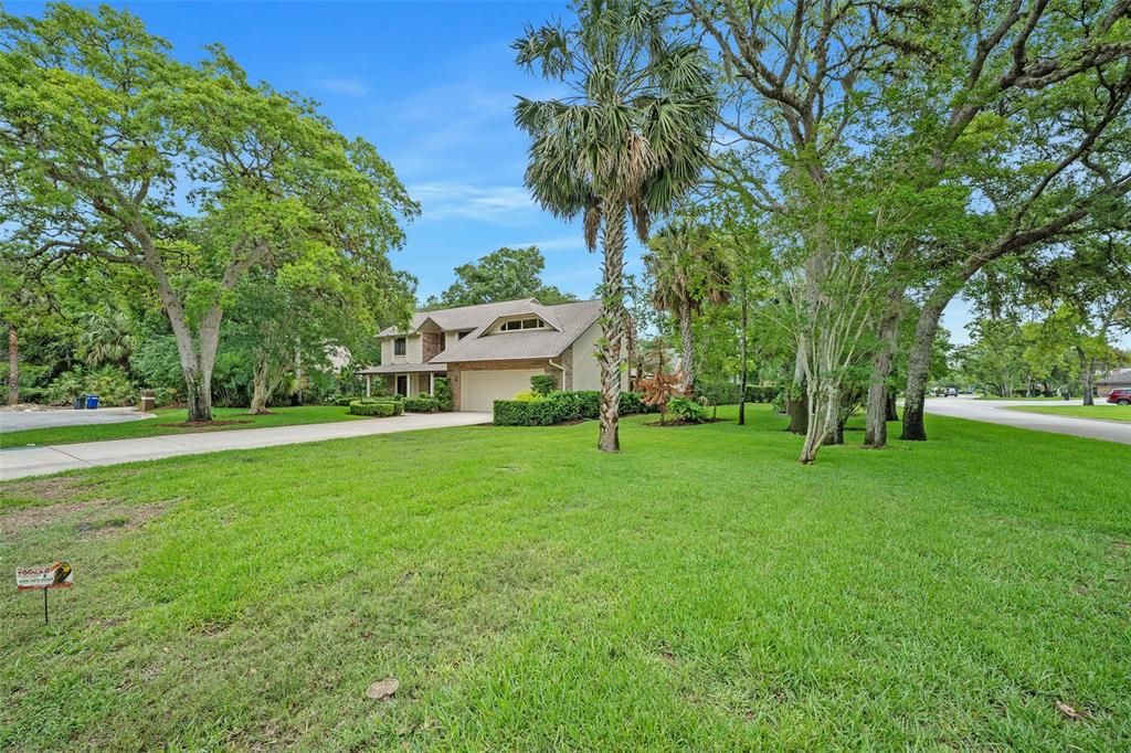 For Sale: $800,000 (5 beds, 3 baths, 3193 Square Feet)