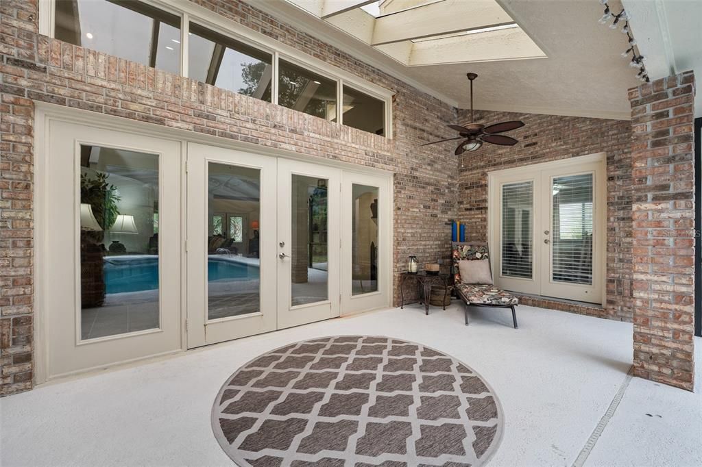 For Sale: $800,000 (5 beds, 3 baths, 3193 Square Feet)
