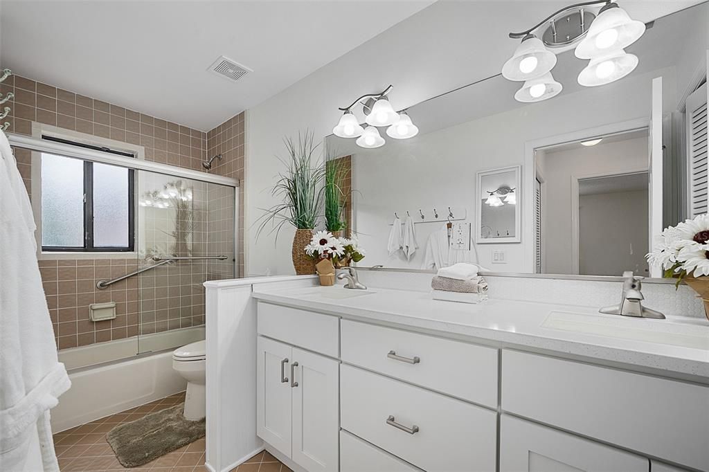 For Sale: $800,000 (5 beds, 3 baths, 3193 Square Feet)