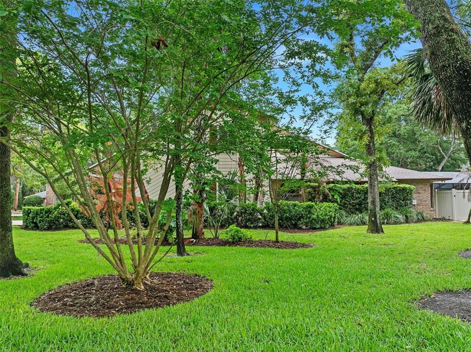 For Sale: $800,000 (5 beds, 3 baths, 3193 Square Feet)