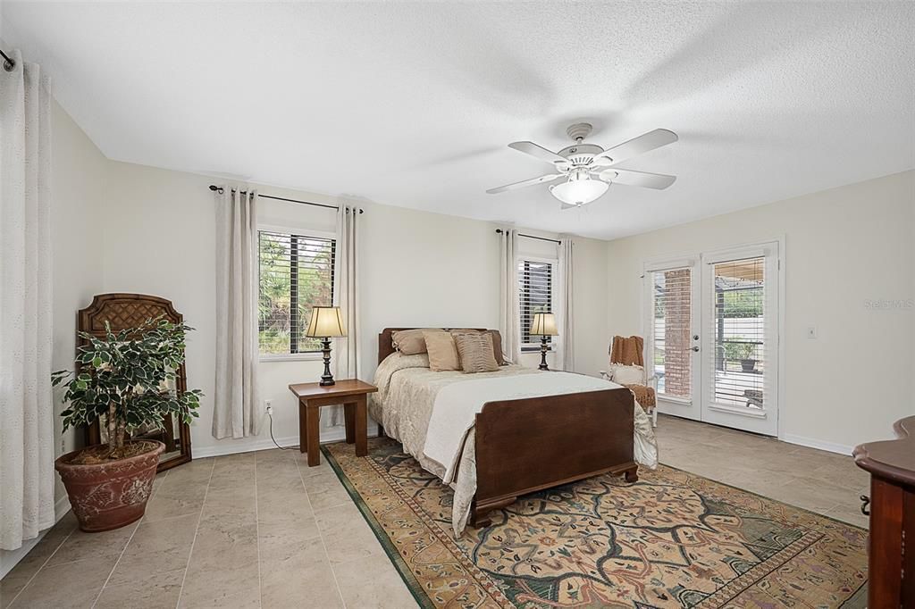 For Sale: $800,000 (5 beds, 3 baths, 3193 Square Feet)