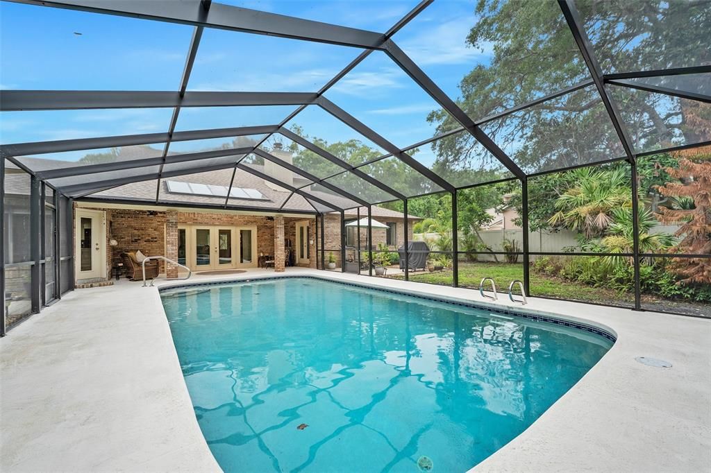 For Sale: $800,000 (5 beds, 3 baths, 3193 Square Feet)