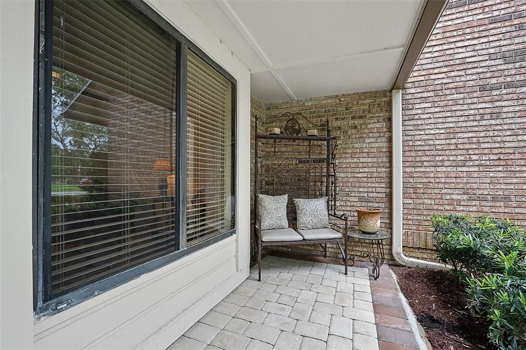 For Sale: $800,000 (5 beds, 3 baths, 3193 Square Feet)