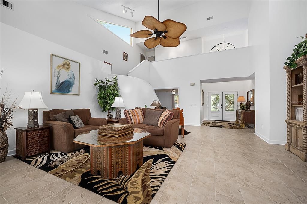 For Sale: $800,000 (5 beds, 3 baths, 3193 Square Feet)