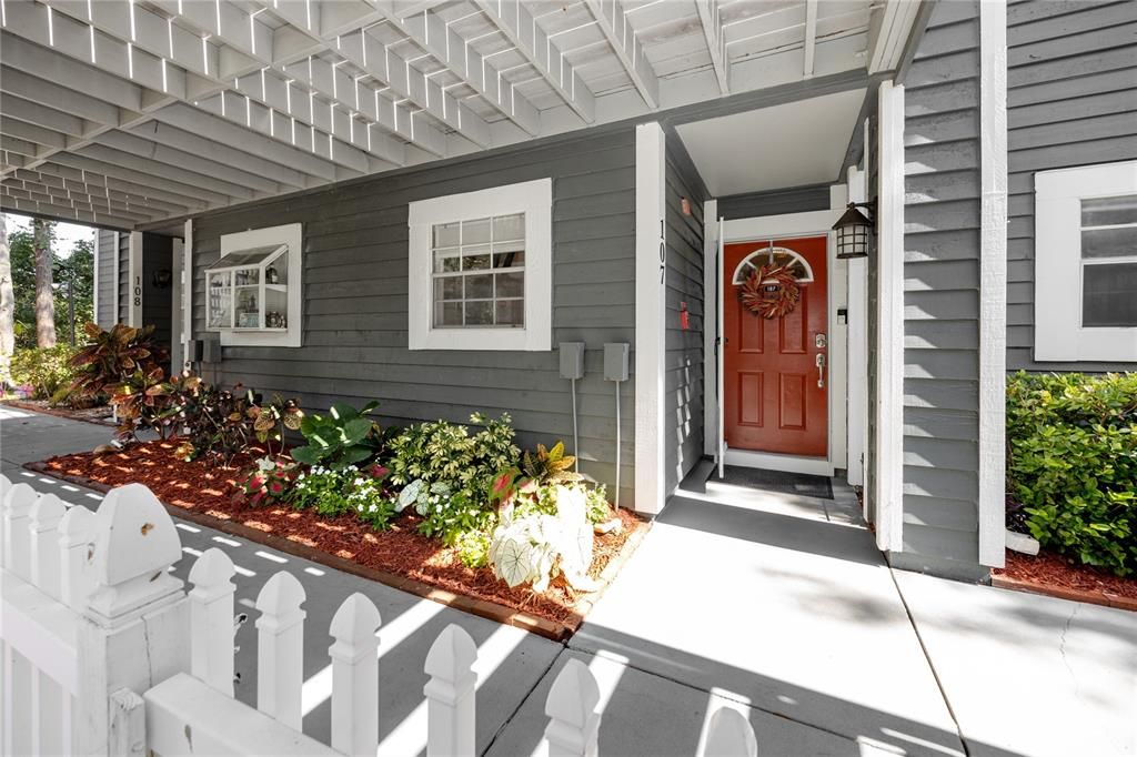 For Sale: $229,000 (2 beds, 2 baths, 1270 Square Feet)