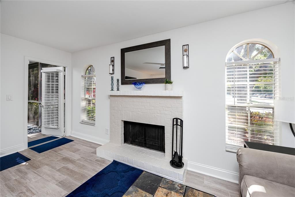 For Sale: $229,000 (2 beds, 2 baths, 1270 Square Feet)
