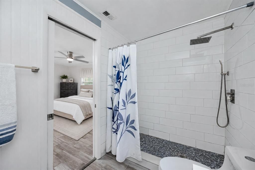 For Sale: $229,000 (2 beds, 2 baths, 1270 Square Feet)