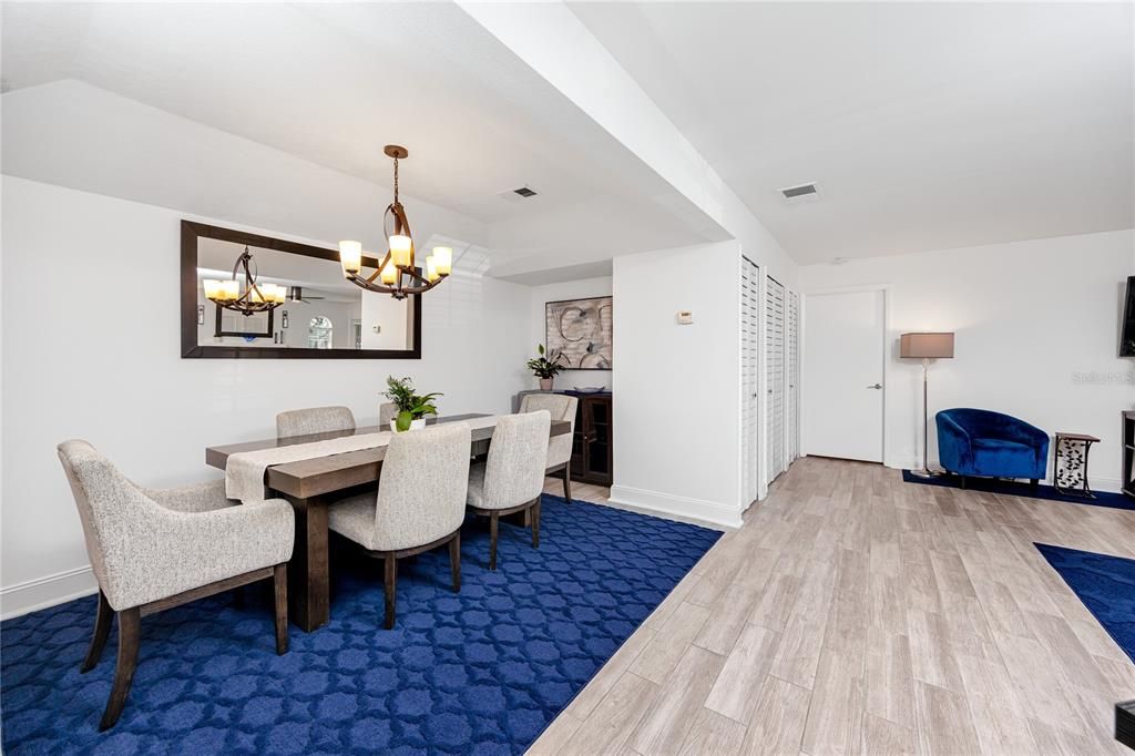 For Sale: $229,000 (2 beds, 2 baths, 1270 Square Feet)