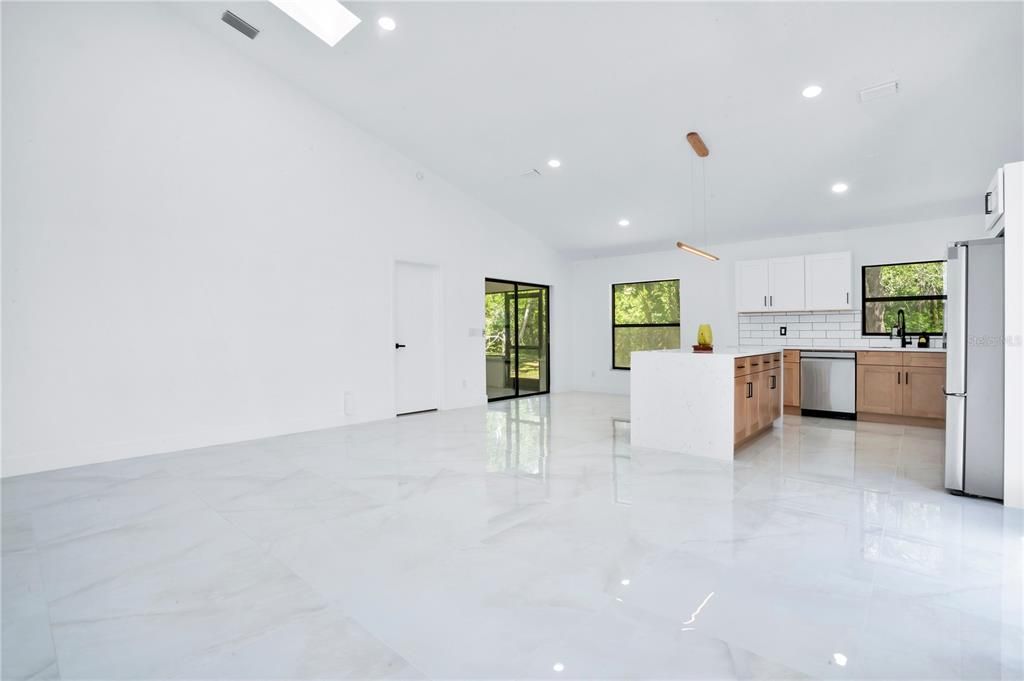 Activo con contrato: $469,900 (3 camas, 2 baños, 1502 Pies cuadrados)