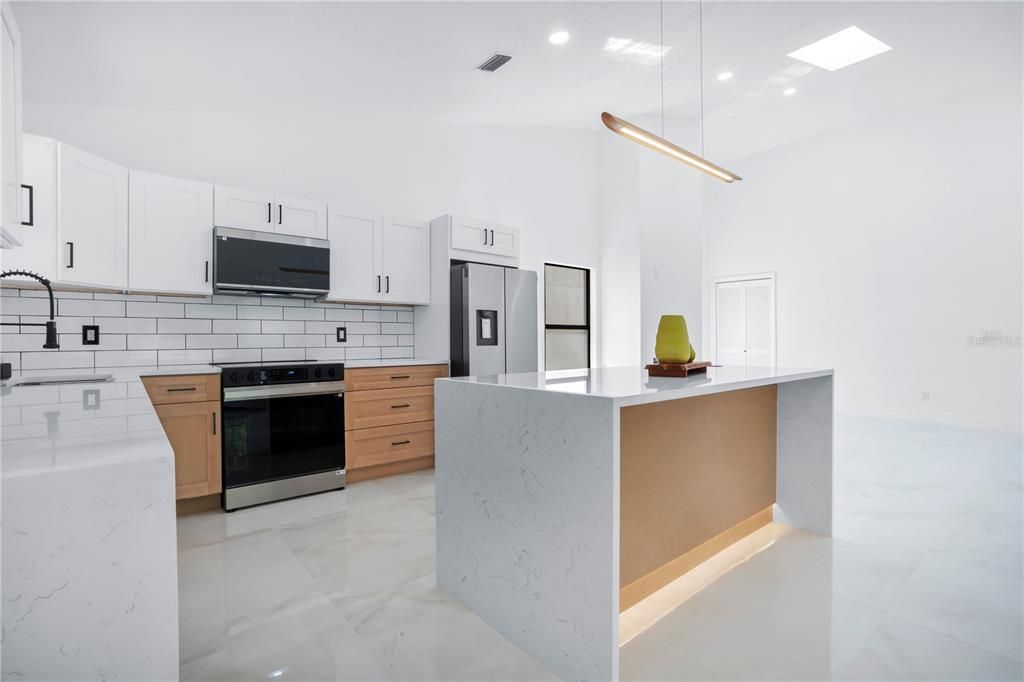 Activo con contrato: $469,900 (3 camas, 2 baños, 1502 Pies cuadrados)
