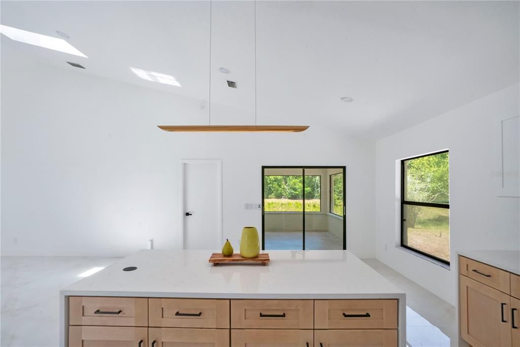 Activo con contrato: $469,900 (3 camas, 2 baños, 1502 Pies cuadrados)