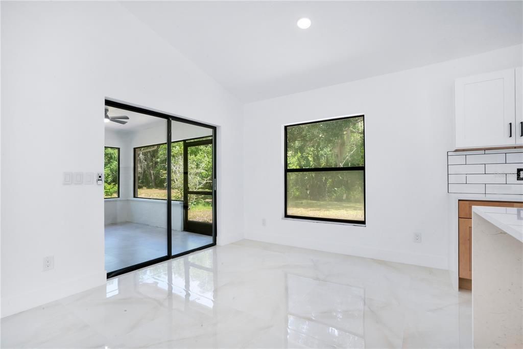 Activo con contrato: $469,900 (3 camas, 2 baños, 1502 Pies cuadrados)