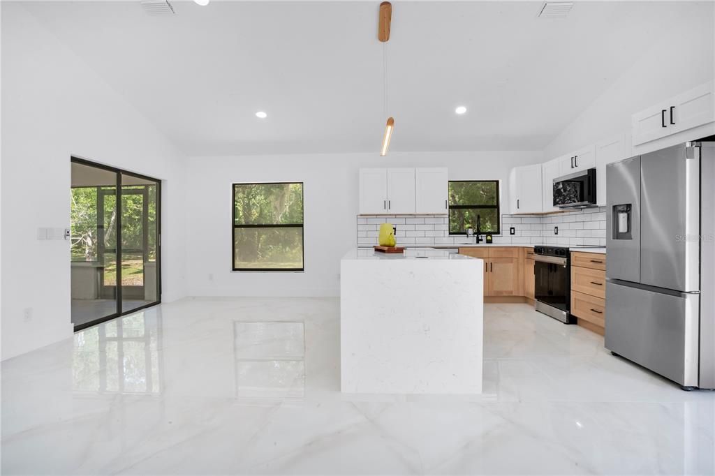 Activo con contrato: $469,900 (3 camas, 2 baños, 1502 Pies cuadrados)