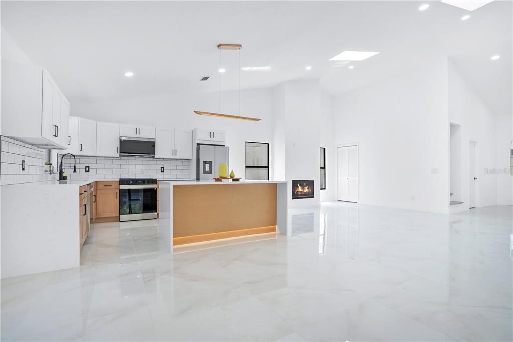 Activo con contrato: $469,900 (3 camas, 2 baños, 1502 Pies cuadrados)