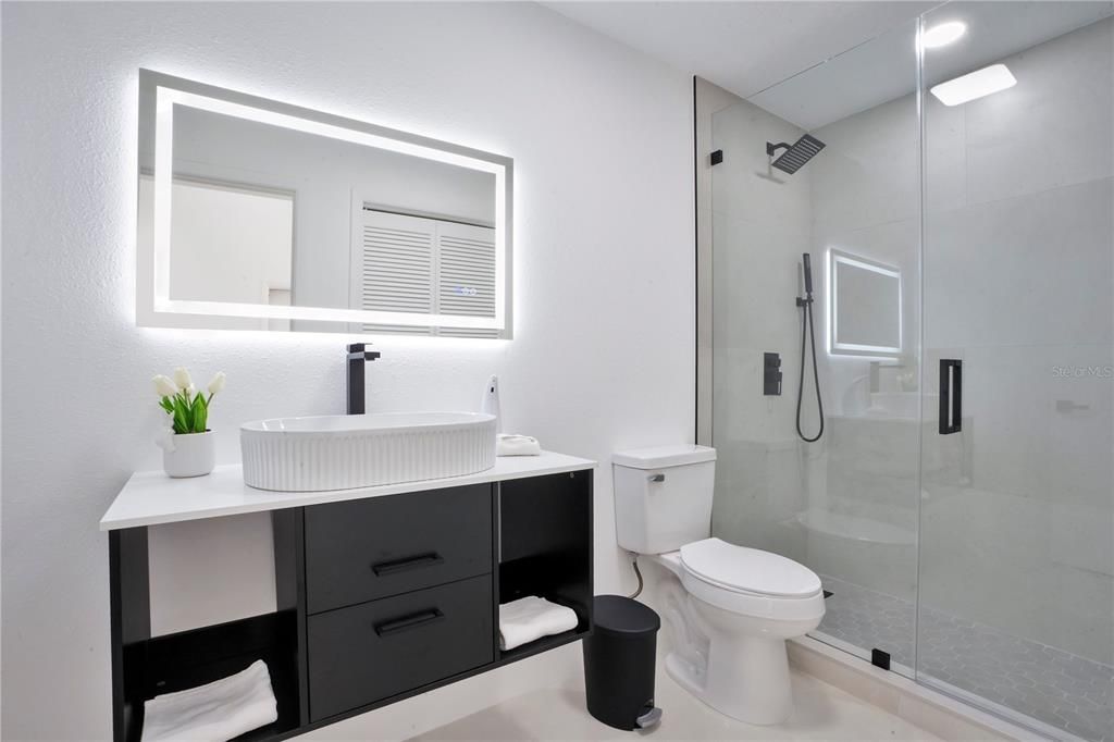 Activo con contrato: $469,900 (3 camas, 2 baños, 1502 Pies cuadrados)