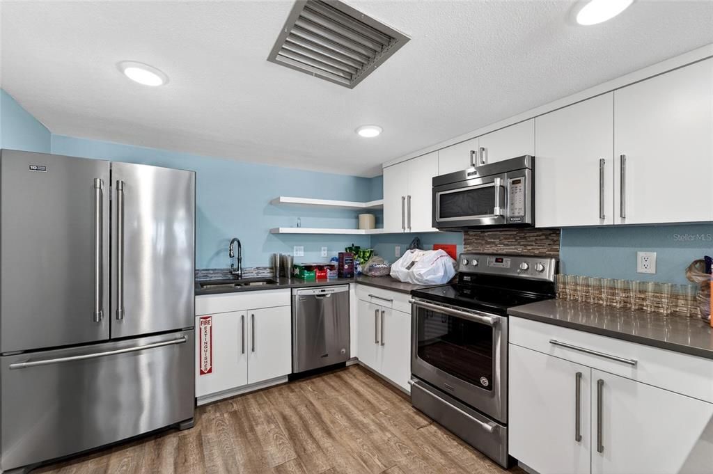 For Rent: $7,950 (2 beds, 2 baths, 1692 Square Feet)