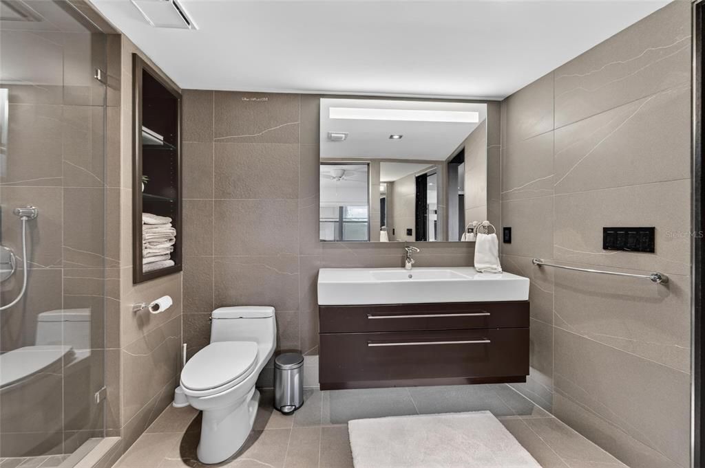 For Rent: $7,950 (2 beds, 2 baths, 1692 Square Feet)