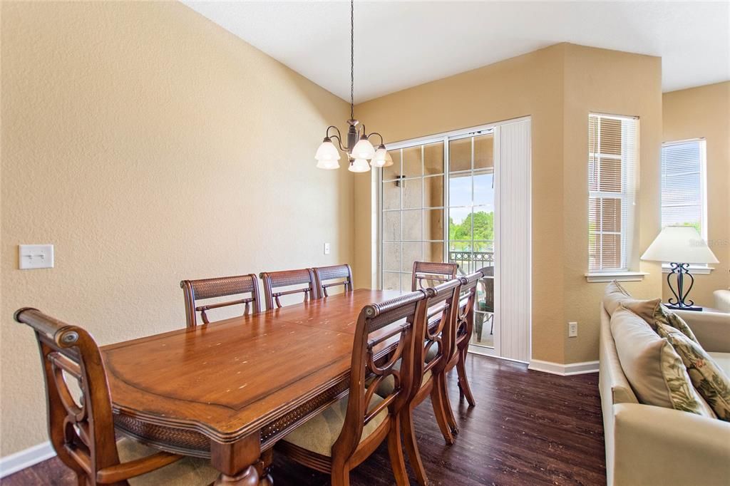 Active With Contract: $1,825 (4 beds, 2 baths, 1688 Square Feet)