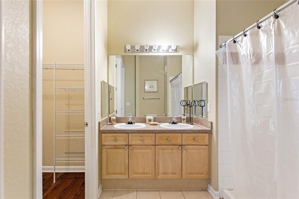 Active With Contract: $1,825 (4 beds, 2 baths, 1688 Square Feet)