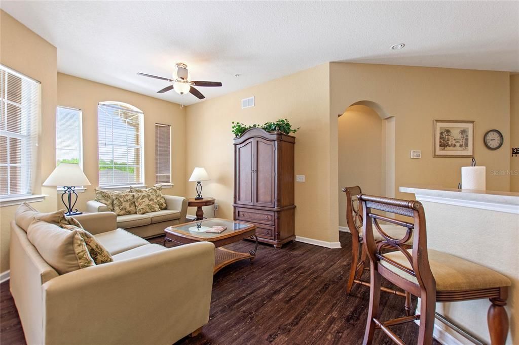 Active With Contract: $1,825 (4 beds, 2 baths, 1688 Square Feet)