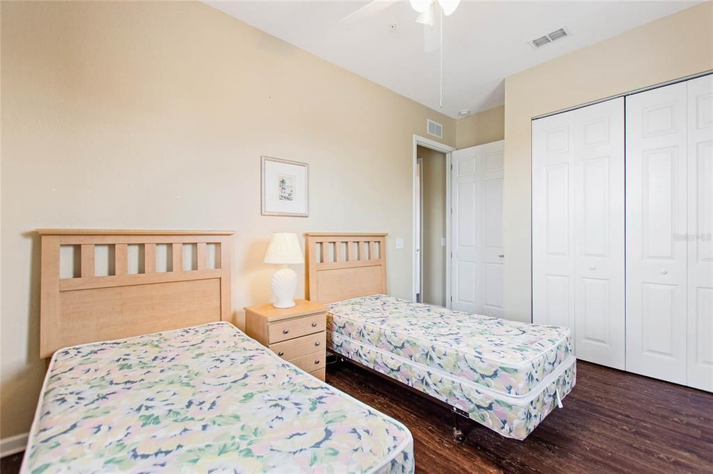 Active With Contract: $1,825 (4 beds, 2 baths, 1688 Square Feet)