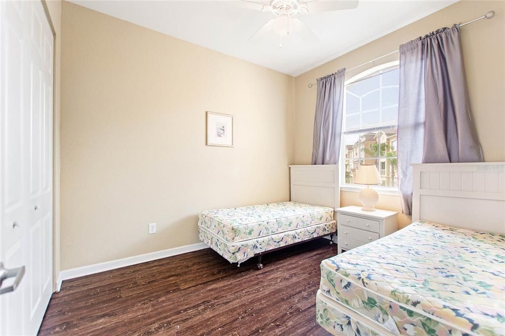 Active With Contract: $1,825 (4 beds, 2 baths, 1688 Square Feet)