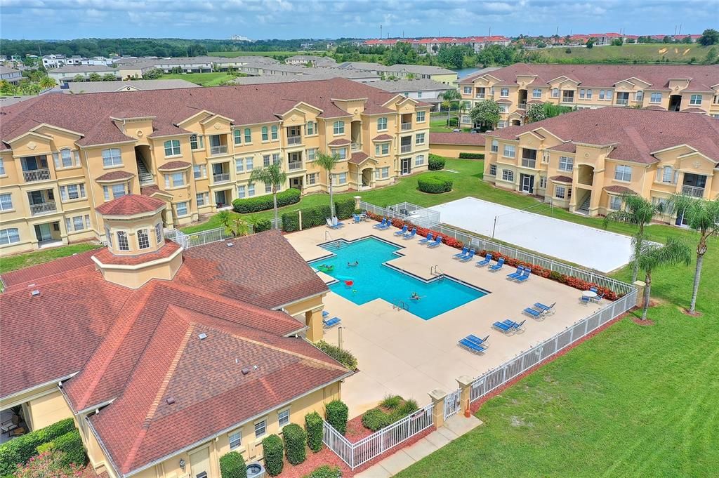 Active With Contract: $1,825 (4 beds, 2 baths, 1688 Square Feet)