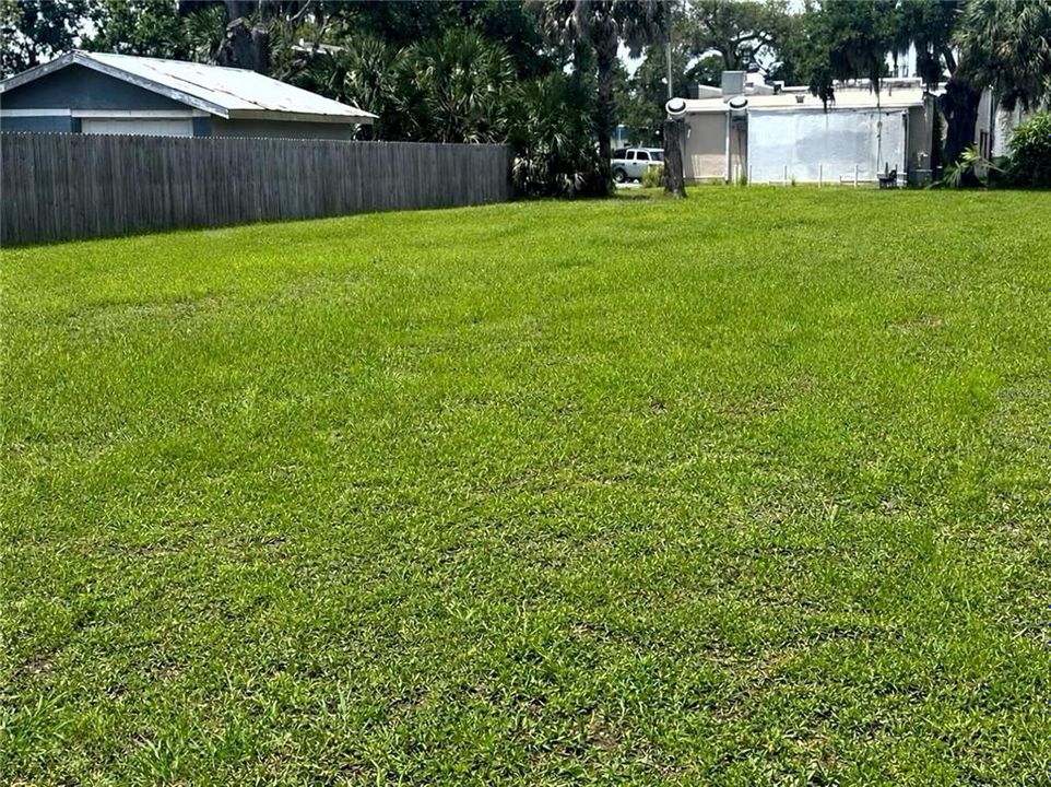 На продажу: $450,000 (0.17 acres)