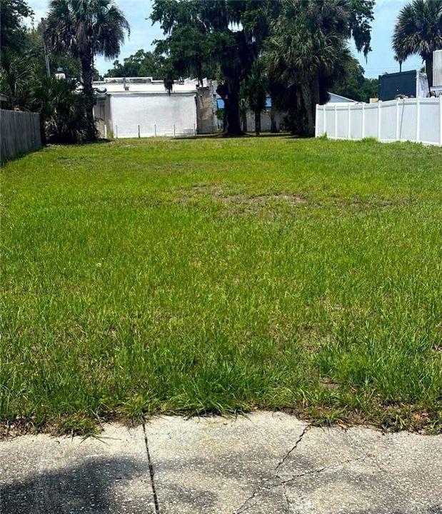 На продажу: $450,000 (0.17 acres)
