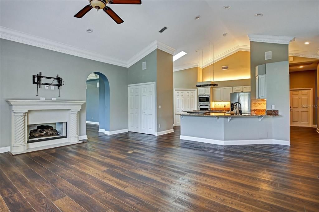 For Sale: $899,000 (4 beds, 2 baths, 3799 Square Feet)