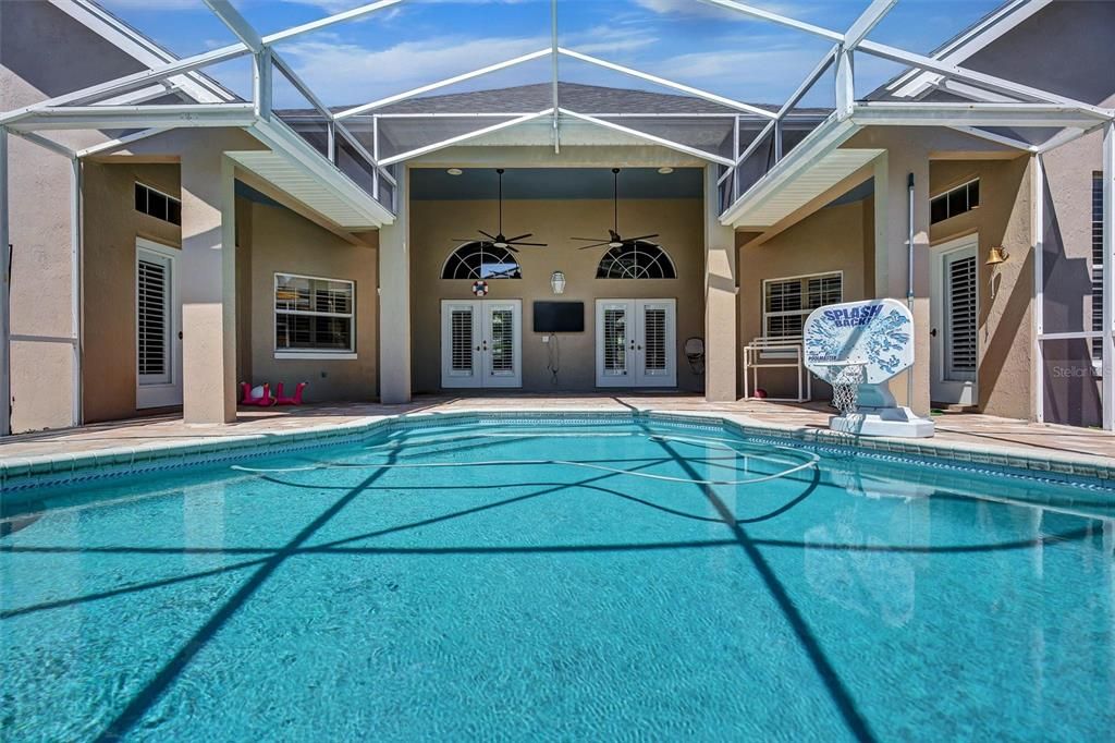 For Sale: $899,000 (4 beds, 2 baths, 3799 Square Feet)